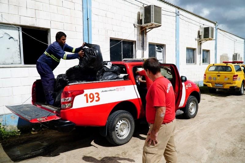 Ajuda humanitária chega na região de Barra Nova sul e Urussuquara, em São Mateus, ES