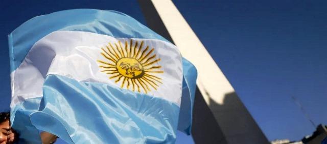 Gasto de R$ 15 milhões com lubrificante sexual causa polêmica na Argentina