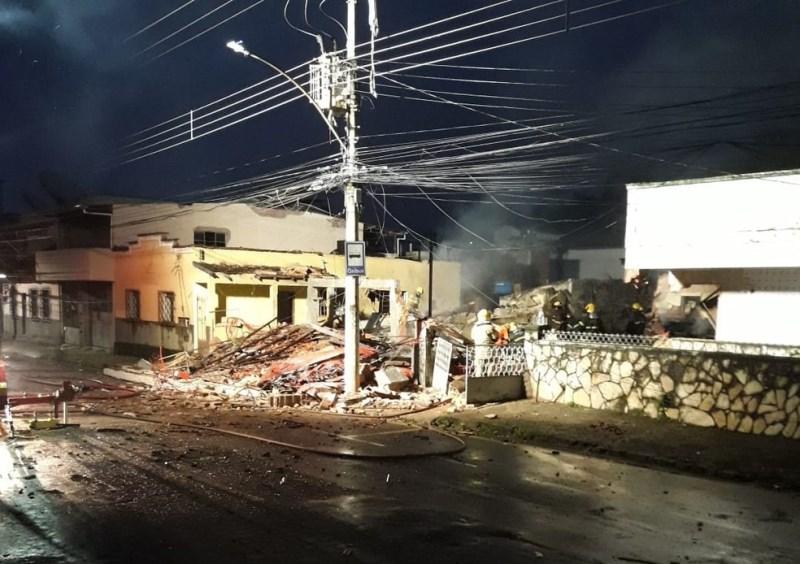 Quatro casas são atingidas em séries de explosões em Juiz de Fora, MG