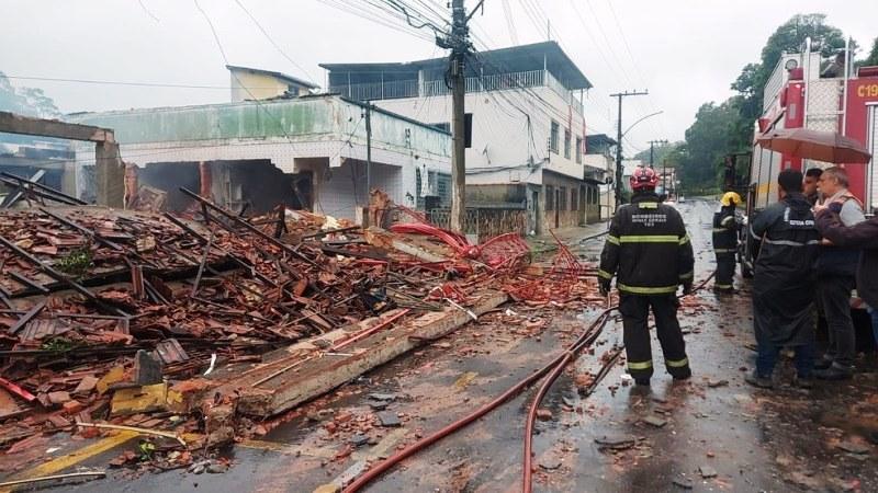 Quatro casas são atingidas em séries de explosões em Juiz de Fora, MG