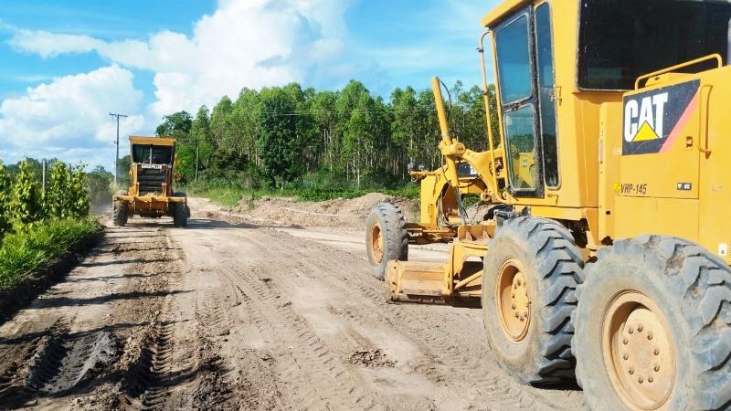 Ordem é trabalhar na reconstrução e recuperação de estradas rurais de todo o município de São Mateus, ES
