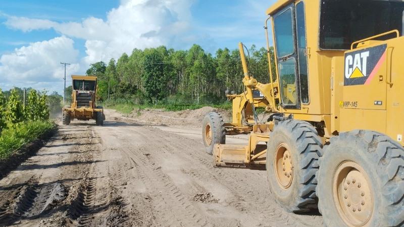 Ordem é trabalhar na reconstrução e recuperação de estradas rurais de todo o município de São Mateus, ES