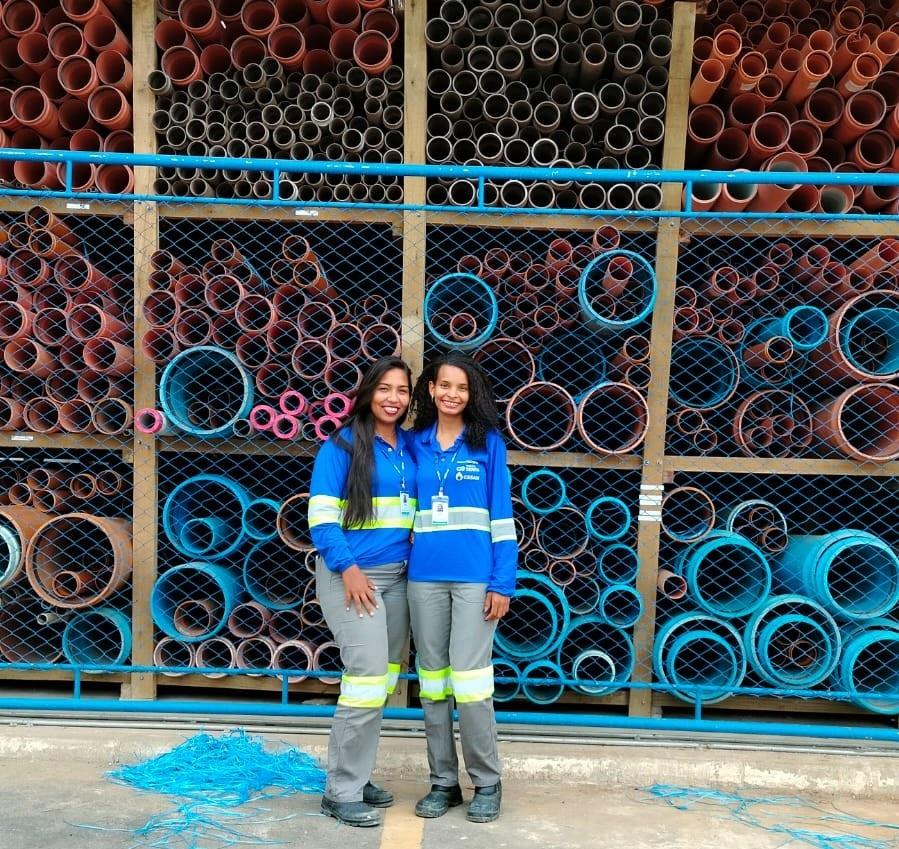 Mulheres encanadoras abrem caminho para novas profissões