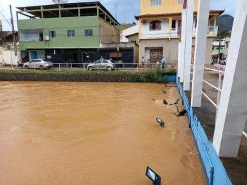 Mais de 20 cidades do ES estão sob risco alto ou moderado para alagamentos ou deslizamentos