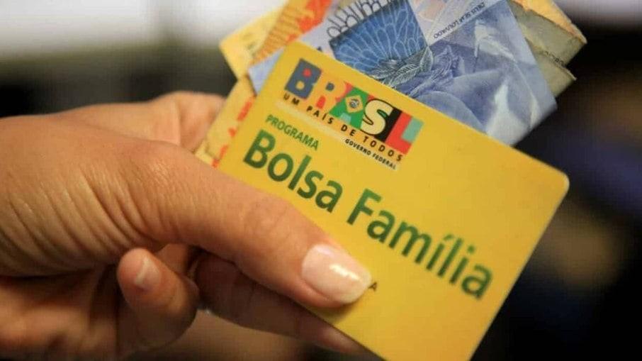 Começa o pagamento dos auxílios Brasil e Gás para 21,8 milhões nesta segunda-feira (13)