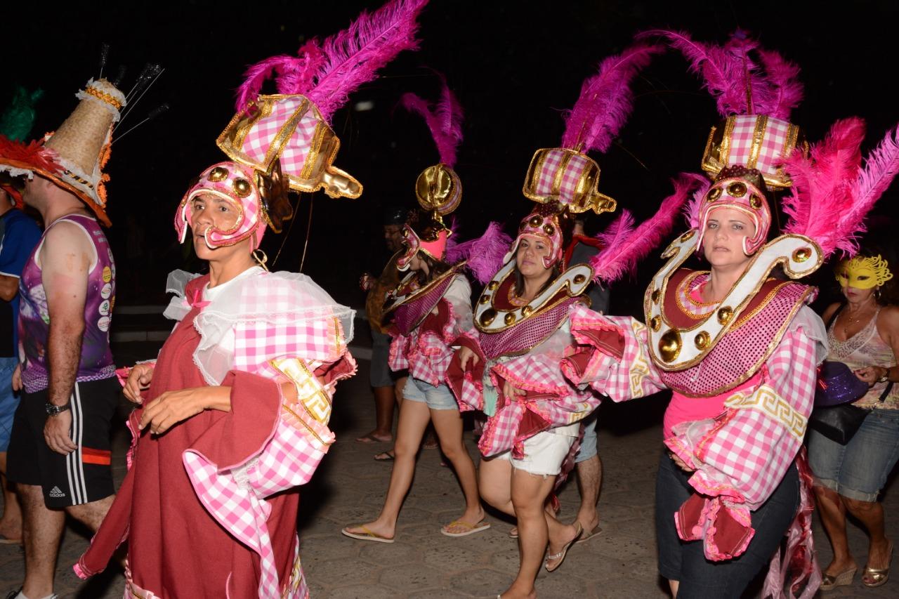 Bateria afinada e muita alegria e tradição: os blocos do Carnaval de Guriri, em São Mateus, são um espetáculo à parte