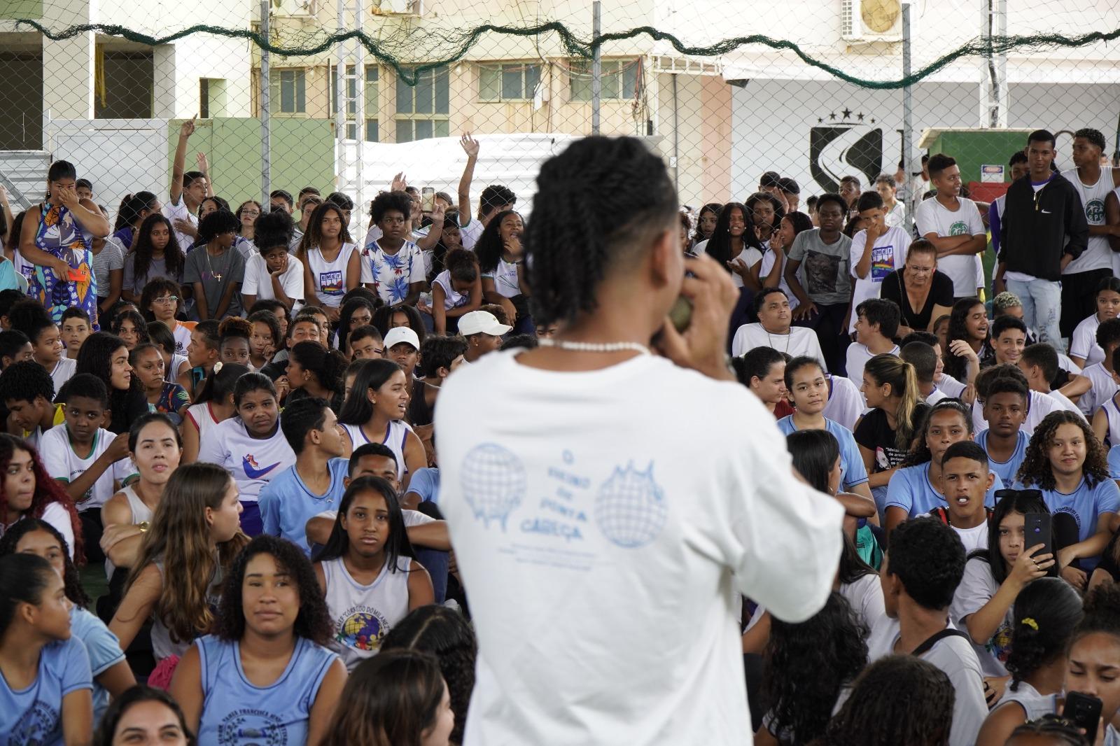 Aula inaugural da Rede Municipal de Educação é o hip hop na escola, em São Mateus, ES