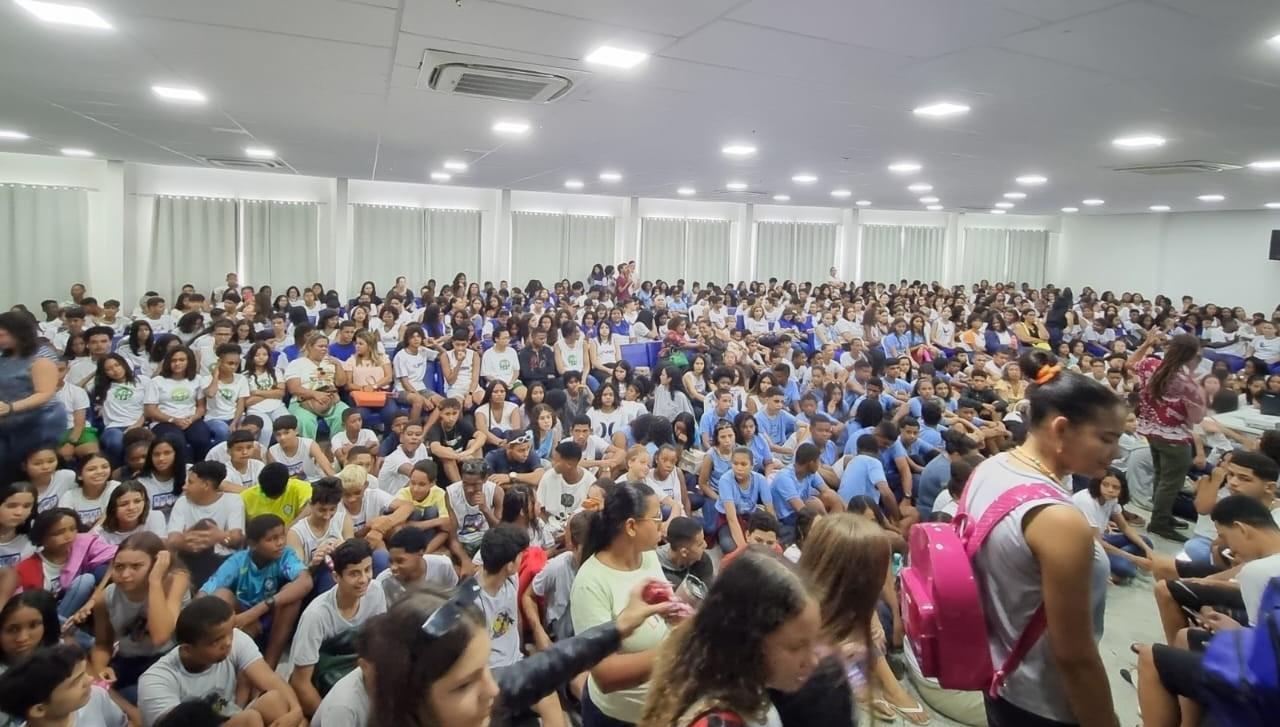 Aula inaugural da Rede Municipal de Educação é o hip hop na escola, em São Mateus, ES