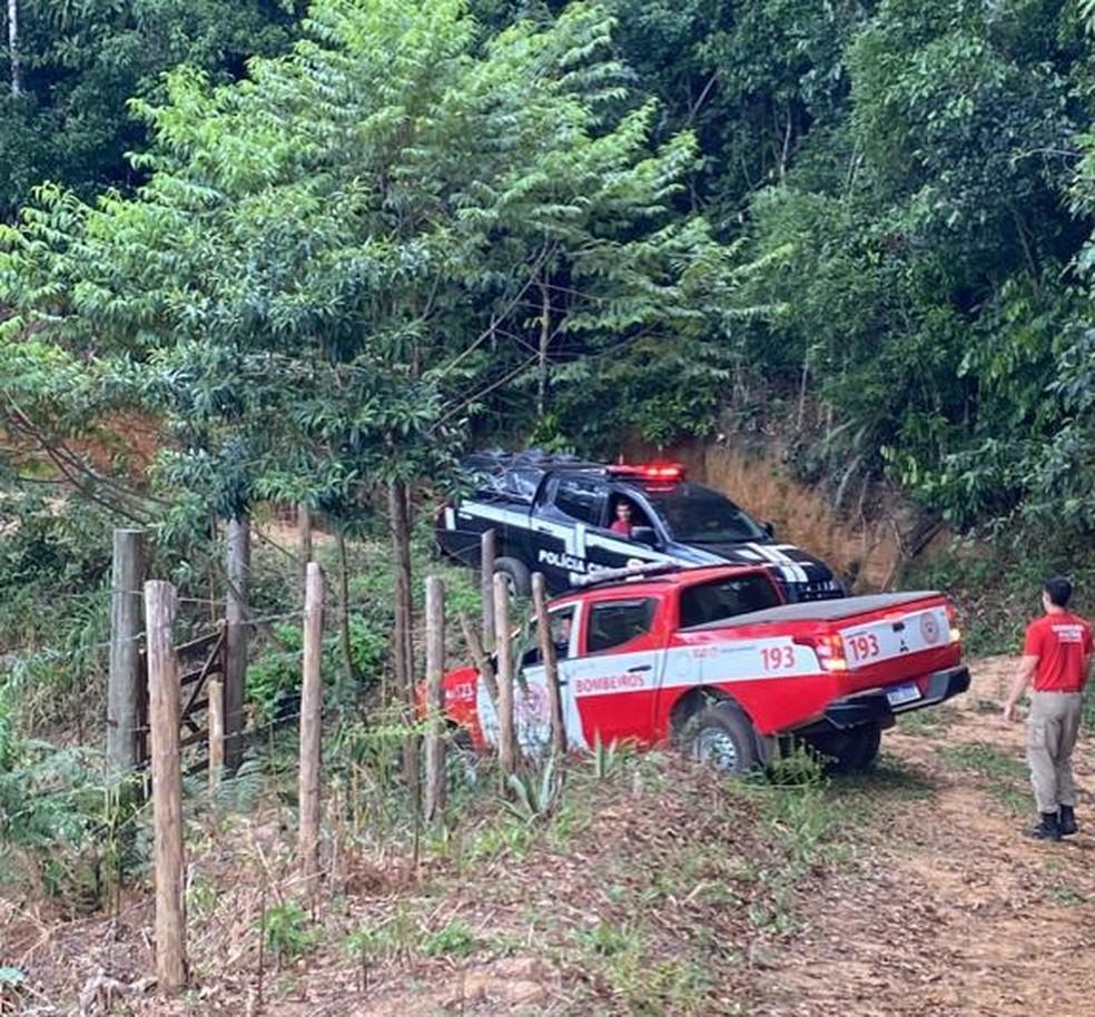 Corpo de empresário é encontrado após suspeito preso confessar e indicar local de cova em mata no ES