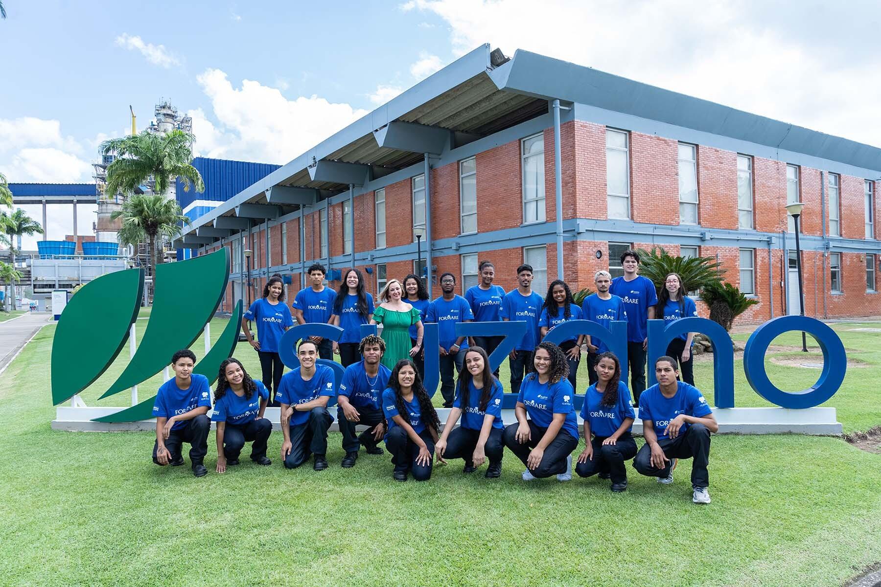 Suzano forma primeira turma do ES em seu programa de qualificação