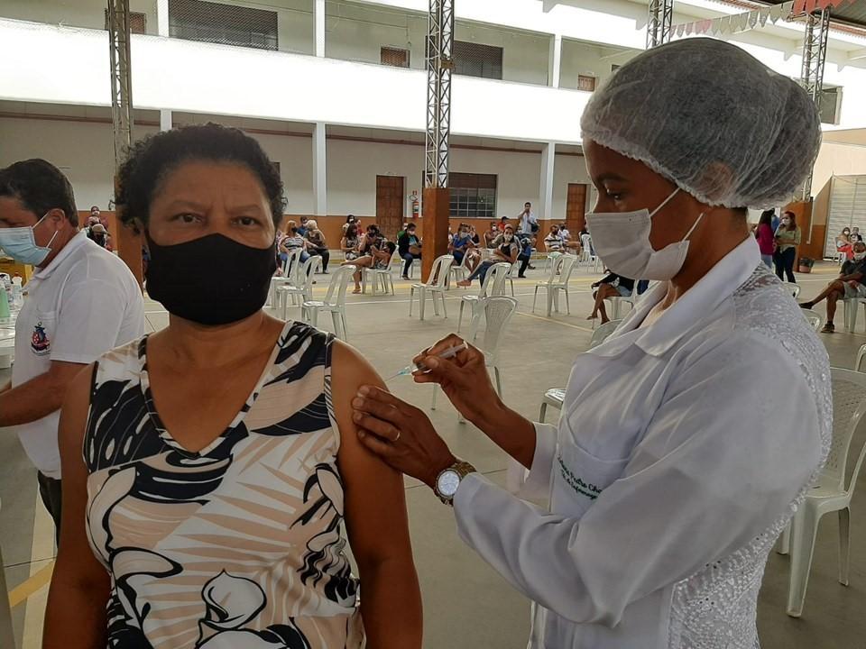 ES inicia distribuição de doses de vacina bivalente para enfrentamento à Covid-19