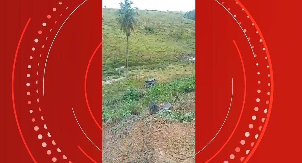 Carro de família capota, mulher morre e bebê e outros dois ficam feridos em rodovia do ES