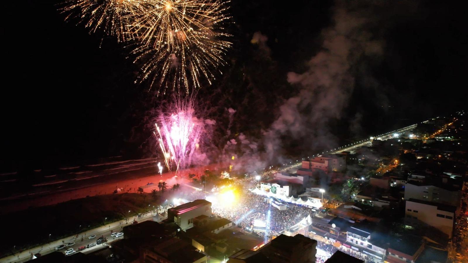 Comerciantes de Guriri, em São Mateus (ES) comemoram sucesso do Carnaval