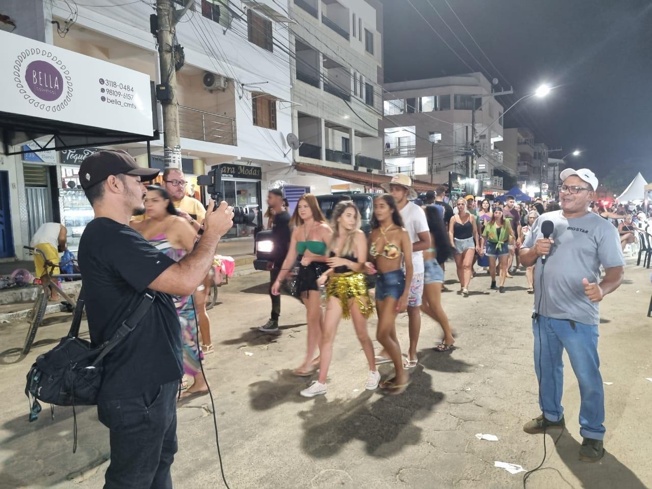Comerciantes de Guriri, em São Mateus (ES) comemoram sucesso do Carnaval