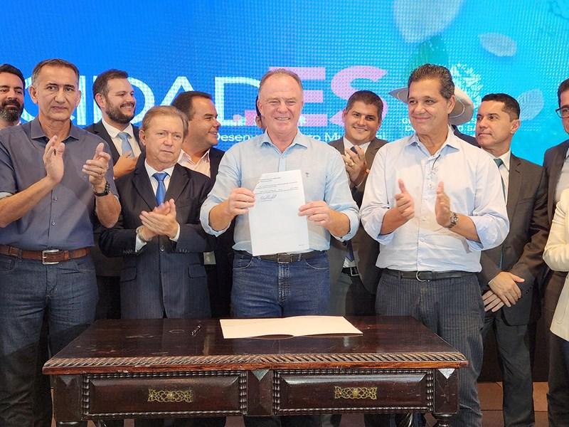 Com a presença do ministro Waldez Góes e prefeito Daniel Santana, Casão lança novo Fundo das Cidades