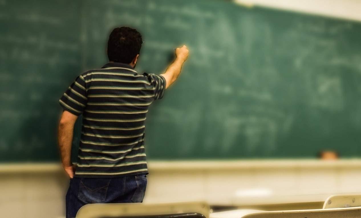 Governo do ES vai reajustar os salários de 10,6 mil professores