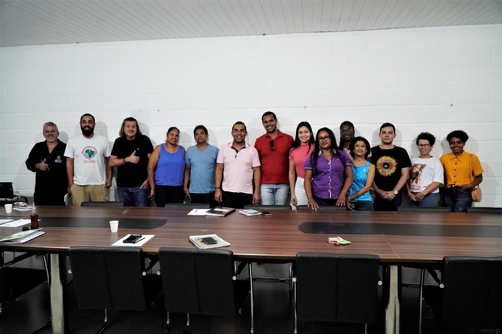 Daniel Santana recebe demandas do Comitê da Educação do Campo e define plano de ação em São Mateus, ES
