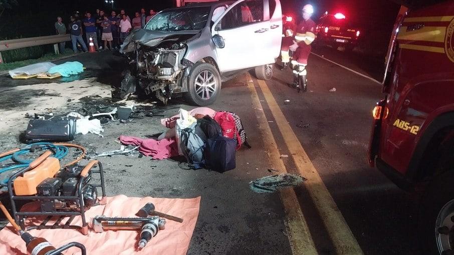 Grave acidente na BR-163 deixa quatro mulheres mortas e dois feridos; PRF acha bebida no carro