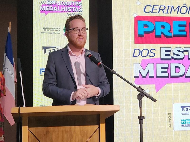 Cerimônia homenageia vencedores da Olimpíada Brasileira de Matemática das Escolas Públicas