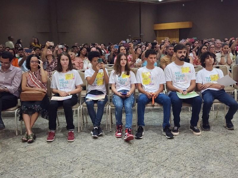 Cerimônia homenageia vencedores da Olimpíada Brasileira de Matemática das Escolas Públicas