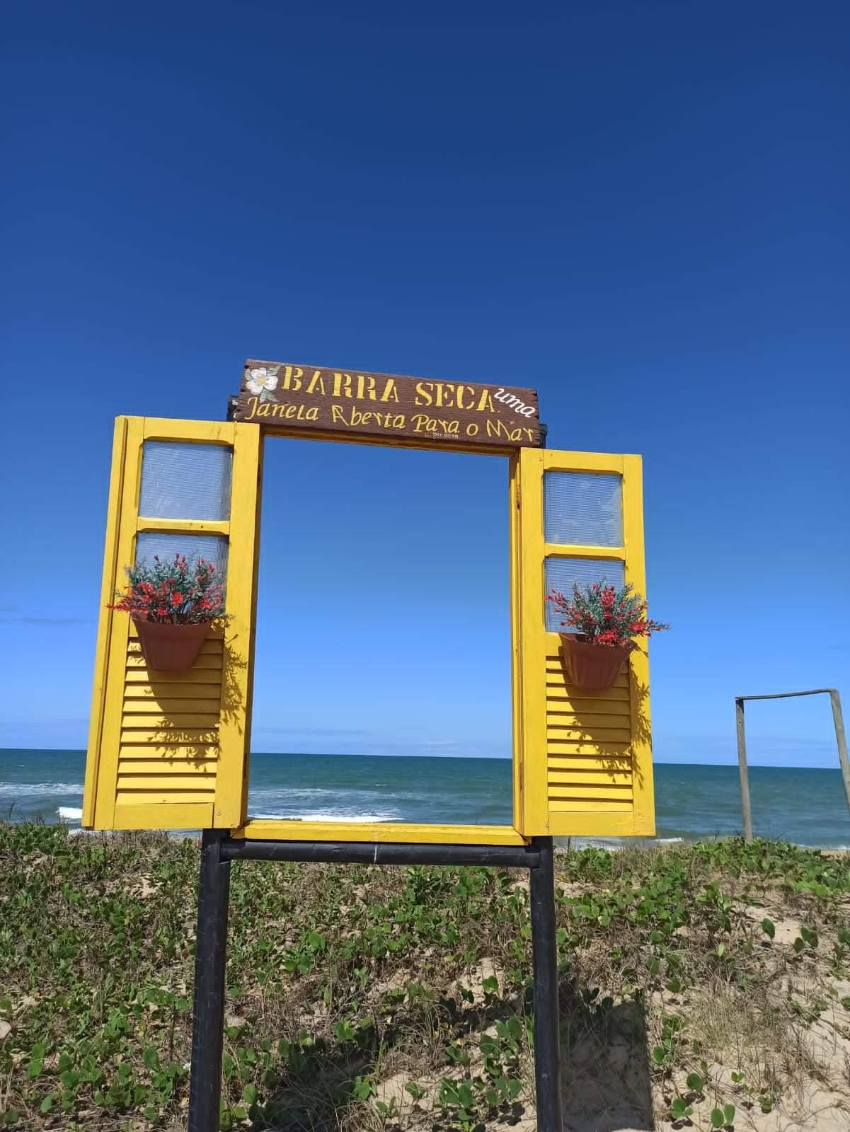 Pelados na praia: como é viver no único condomínio naturista do ES