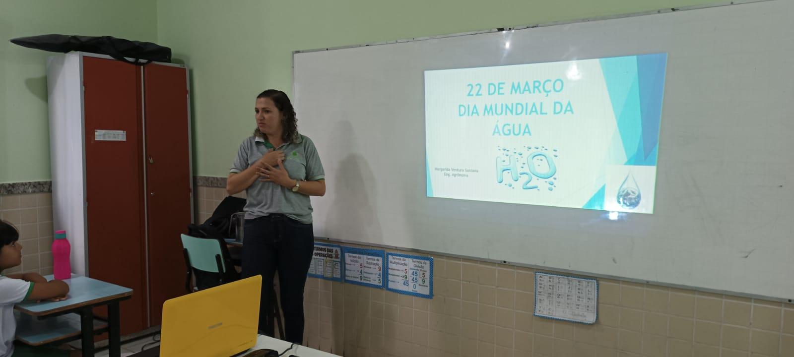 Dia Mundial da Água é celebrado com palestras em escolas de Pedro Canário, ES