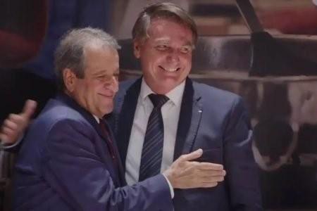 Bolsonaro retorna ao Brasil em 30 de março, afirma Valdemar