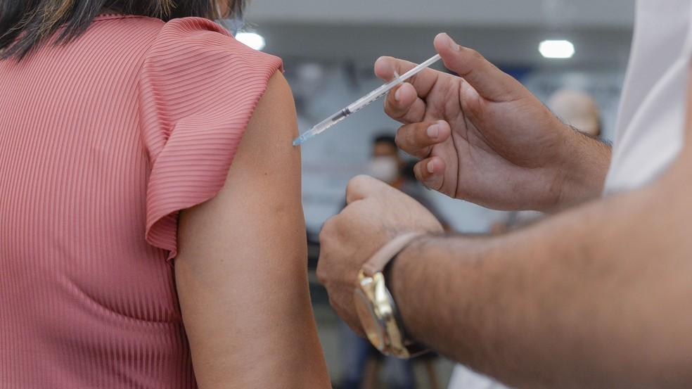 ES antecipa campanha de vacinação da gripe para 1,6 milhão de pessoas