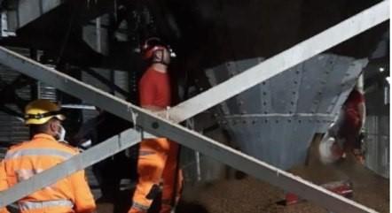 Funcionários morrem soterrados por silo de polpa de laranja
