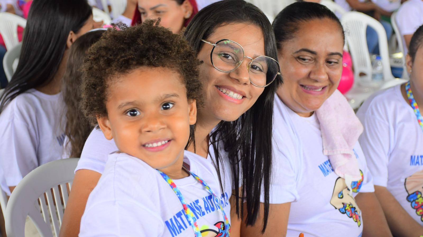 2º Encontro de Mães e Pais de Autistas reúne cerca de 600 pessoas no Dia Mundial de Conscientização sobre o Autismo em São Mateus, ES