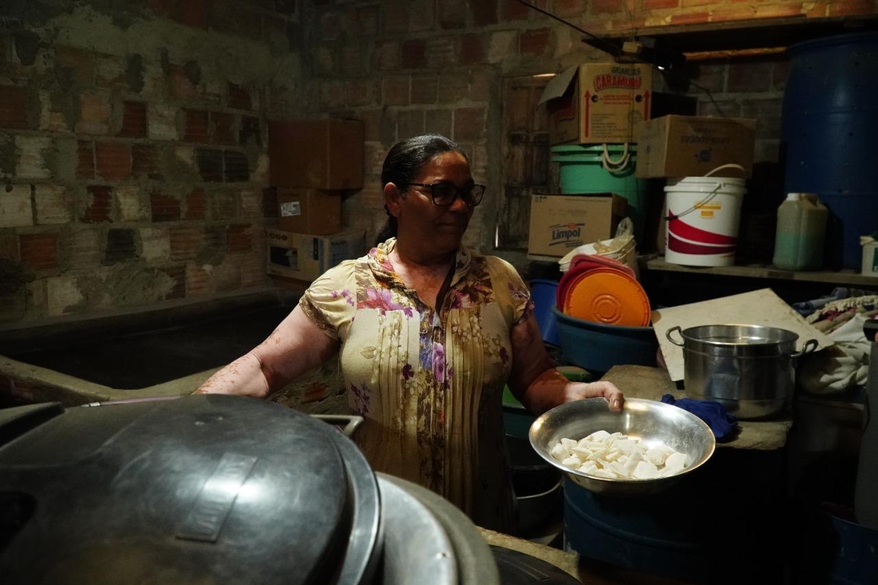 Obras no campo e na cidade: na gestão Daniel Santana, comunidade de Paulista tem todas as ruas calçadas