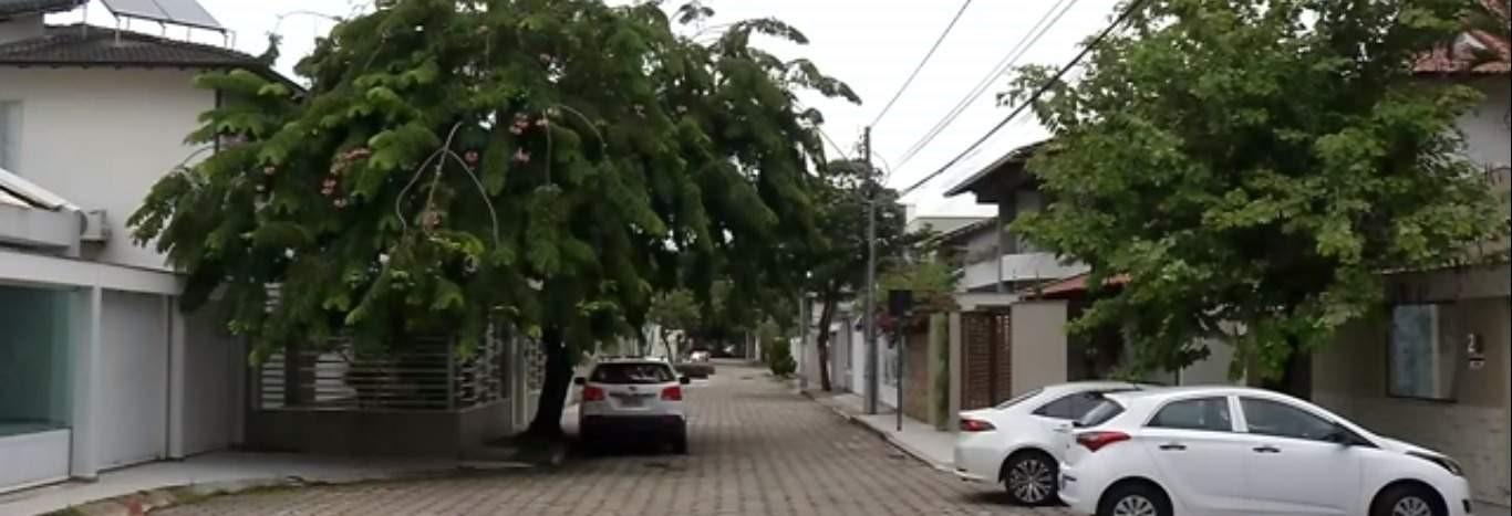 Ladrões invadem mansão e fazem família refém na Mata da Praia, no ES