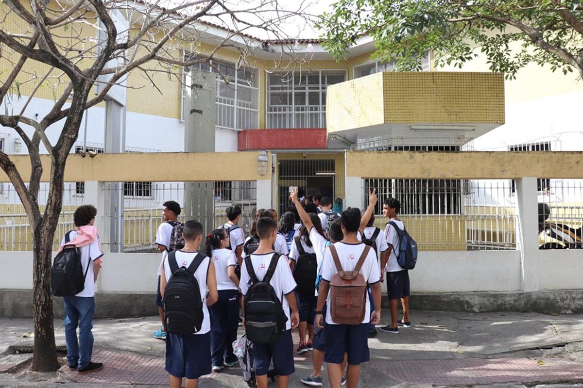 Governo abre canal para receber denúncias de ataques em escolas