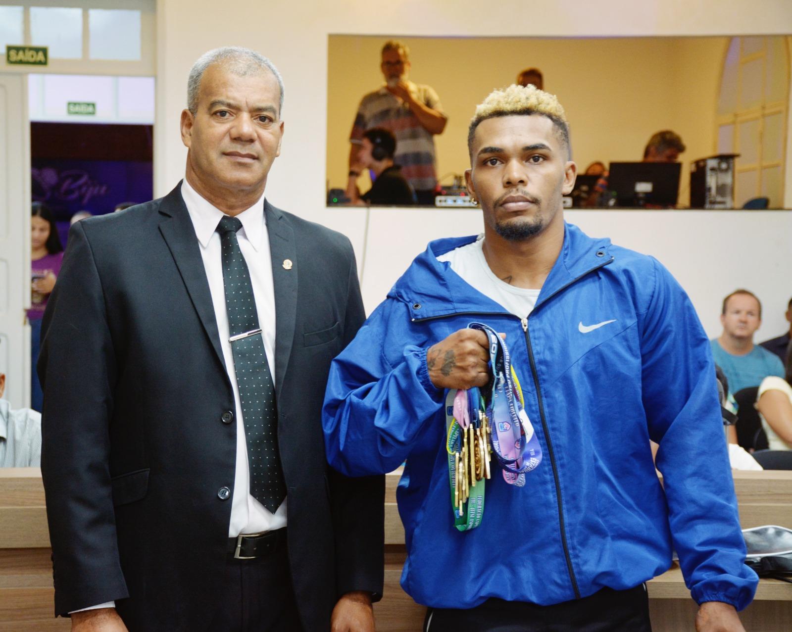Campeão de jiu-jitsu, de São Mateus, pede ajuda para disputar campeonato em São Paulo