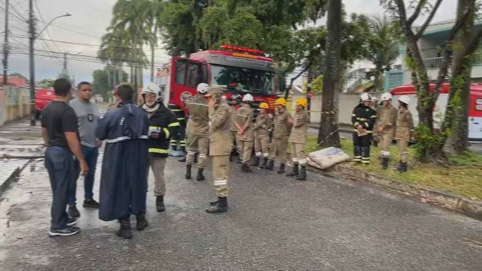 Incêndio em abrigo para jovens mata três crianças e uma mulher e deixa 15 feridos