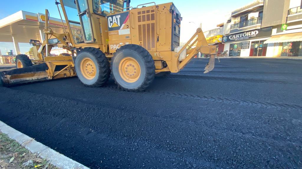 DER finaliza obra de pavimentação asfáltica em avenidas do Centro de Pedro Canário, ES