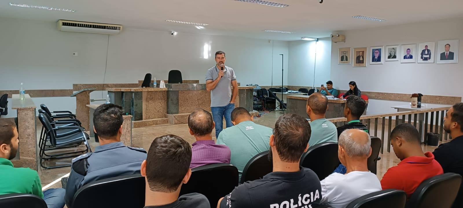 Autoridades se reúnem para debater medidas de segurança nas escolas de Pedro Canário, ES