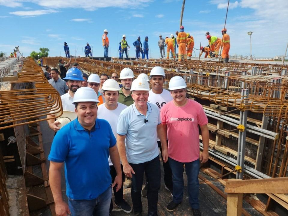 Governo do ES avança obras do viaduto de Carapina e entrega novos ônibus do Transcol