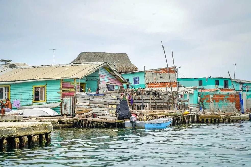 Ilha minúscula em que todos são parentes é a mais povoada do mundo