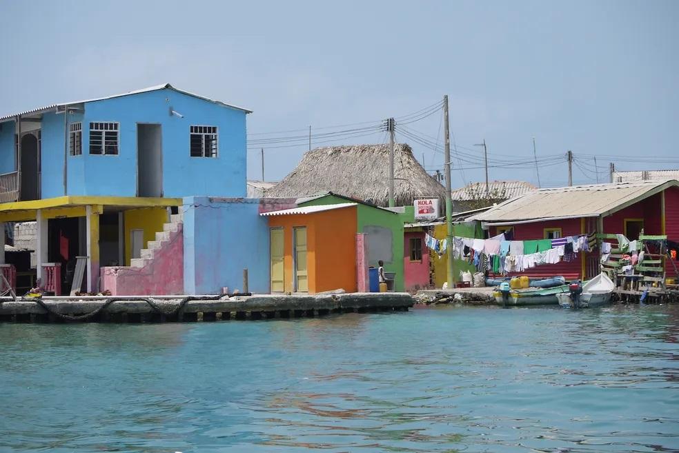 Ilha minúscula em que todos são parentes é a mais povoada do mundo