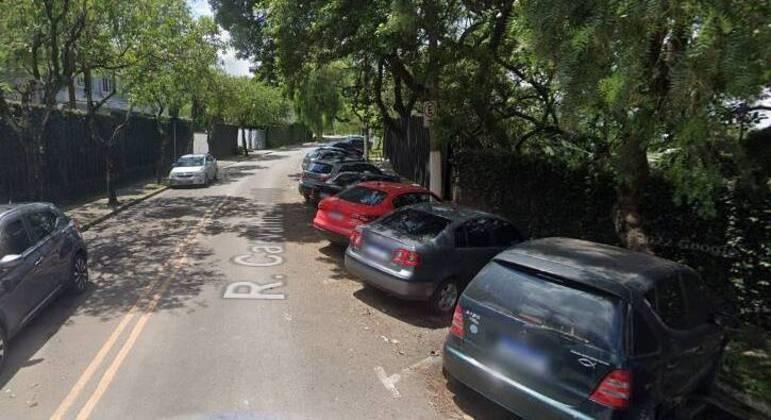 Mulher é encontrada morta enrolada em cobertor dentro de carro