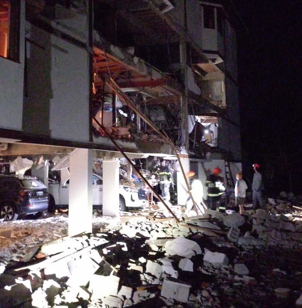 Explosão em condomínio atinge 10 apartamentos e deixa quatro feridos