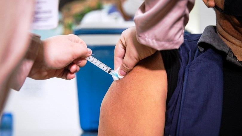 Covid-19: governo amplia vacina bivalente para todos acima de 18 anos