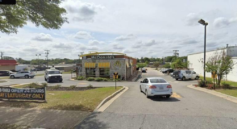 Homem mata a mãe e a avó, vai a McDonald's, assassina a gerente e depois tira a própria vida