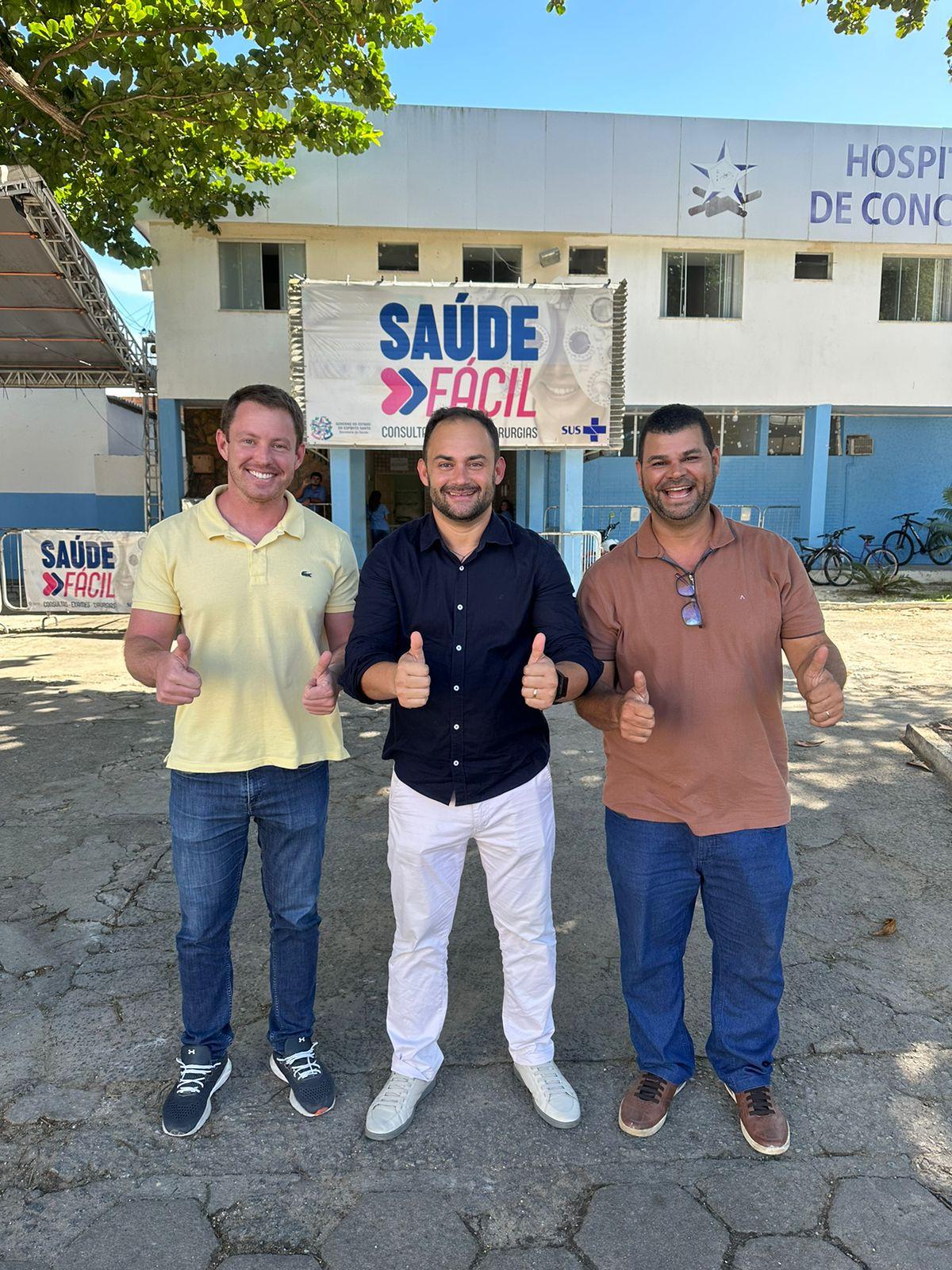 Mateusinho e Daniel Bissoli recepcionam o Superintendente Regional de Saúde, em Conceição da Barra, ES