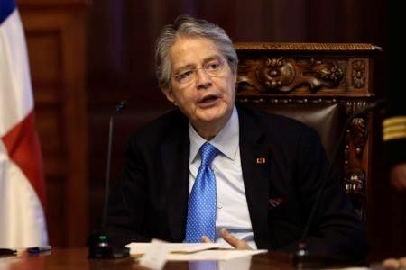 Presidente do Equador dissolve Parlamento e convoca novas eleições