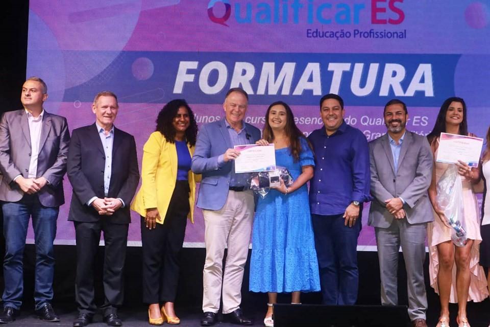 Governo do ES realiza formatura de alunos do Qualificar ES na Região Metropolitana
