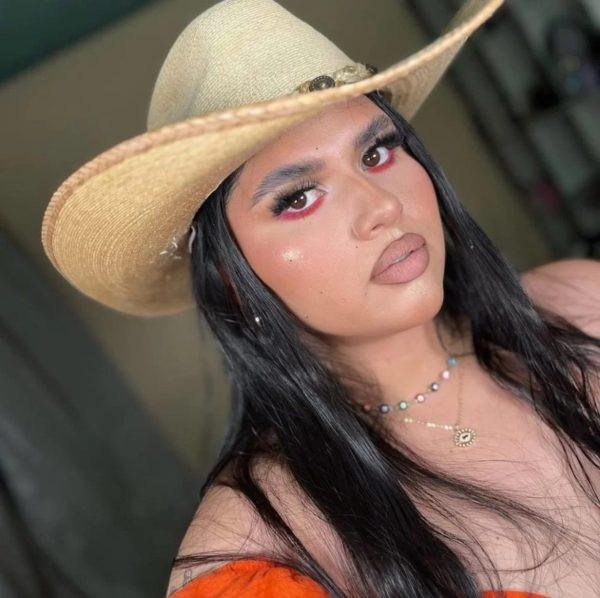 Influencer é encontrada morta em vala com outros seis corpos