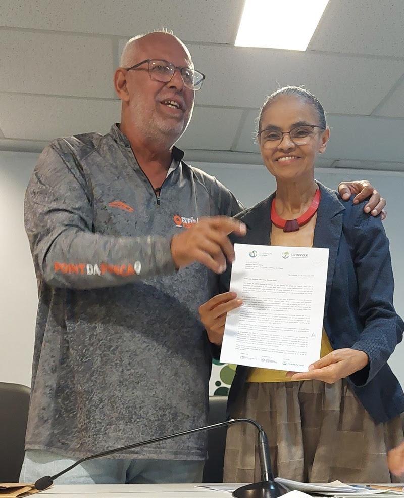 Pescadores artesanais e Marina Silva selam apoio mútuo e defendem a pesca sustentável