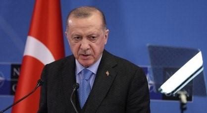 Há 20 anos no poder, Erdogan é reeleito em 2º turno na Turquia